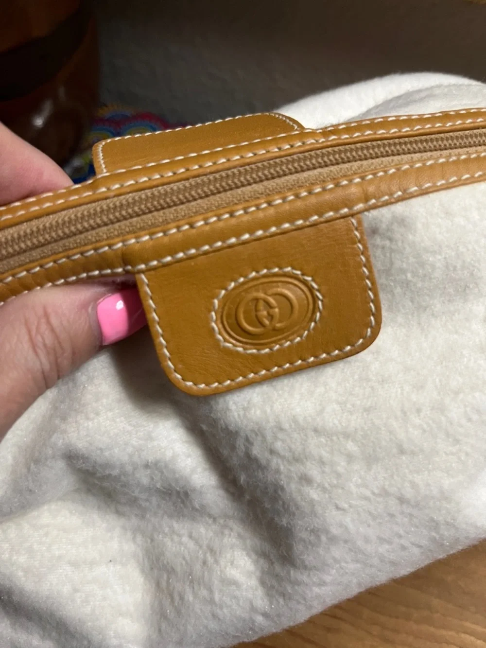 Gucci Cream Cosmetic Pouch with Tan leather Trim. Excellent - Picture 3 of 9